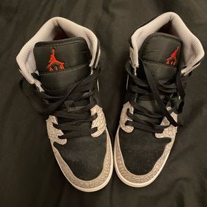 Jordan 1 Mid SE Elephant Toe (GS)